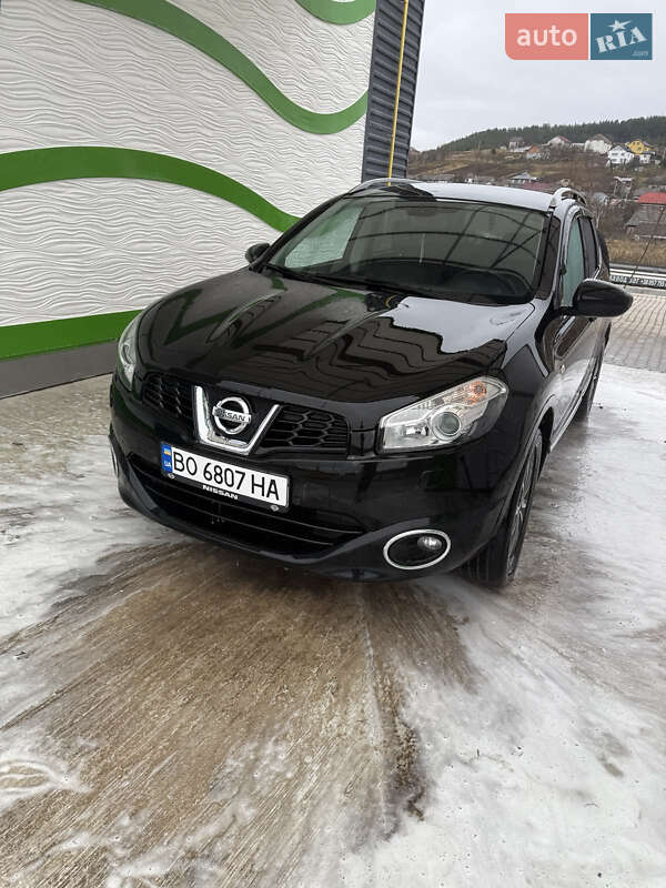 Nissan Qashqai+2 2010