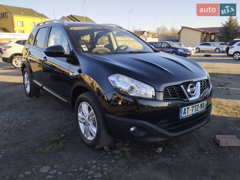 Nissan Qashqai+2 2011
