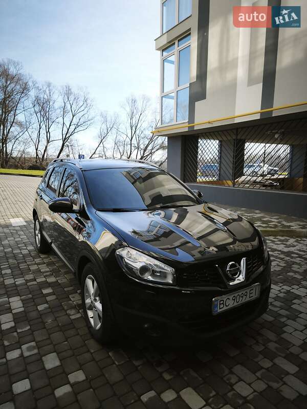 Nissan Qashqai+2 2011