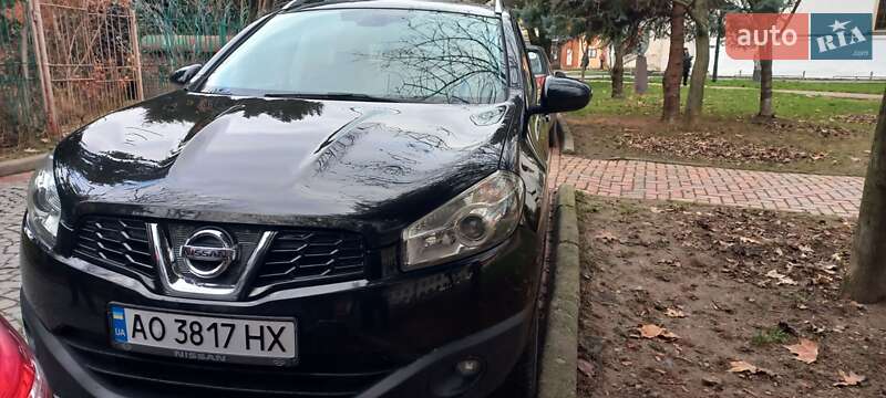 Nissan Qashqai+2 2010