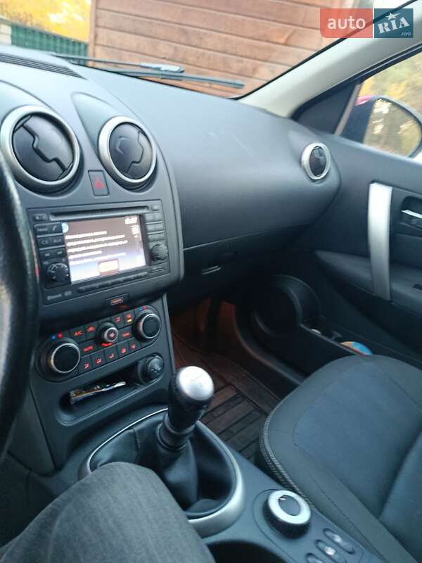 Внедорожник / Кроссовер Nissan Qashqai+2 2012 в Камне-Каширском