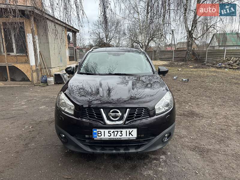 Внедорожник / Кроссовер Nissan Qashqai+2 2012 в Полтаве