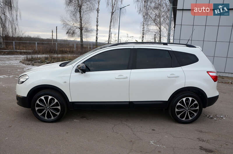 Позашляховик / Кросовер Nissan Qashqai+2 2013 в Ромнах
