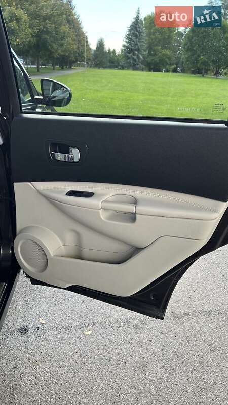 Внедорожник / Кроссовер Nissan Qashqai+2 2010 в Залещиках