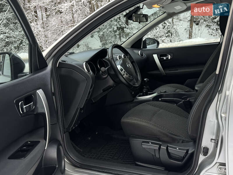 Позашляховик / Кросовер Nissan Qashqai+2 2009 в Міжгір'ї