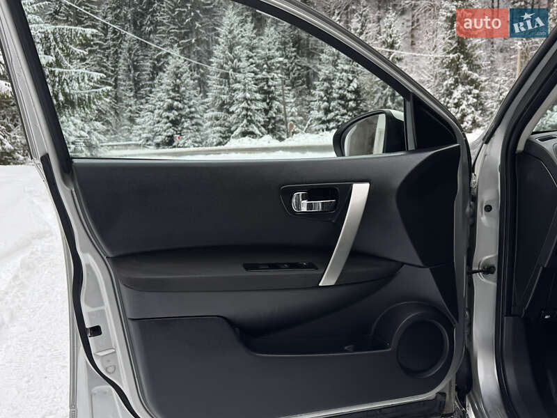 Позашляховик / Кросовер Nissan Qashqai+2 2009 в Міжгір'ї