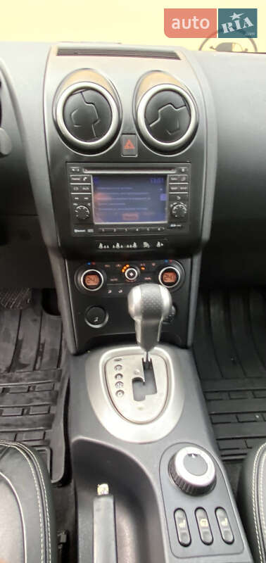 Позашляховик / Кросовер Nissan Qashqai+2 2010 в Рівному