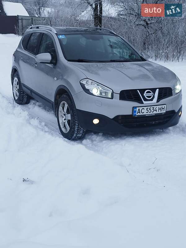 Nissan Qashqai+2 2010