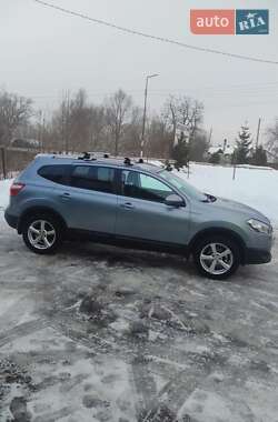 Позашляховик / Кросовер Nissan Qashqai+2 2012 в Східниці