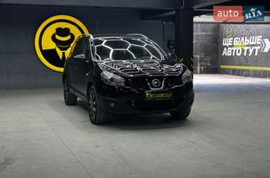 Позашляховик / Кросовер Nissan Qashqai+2 2011 в Чернівцях