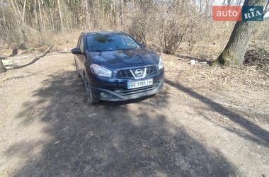 Внедорожник / Кроссовер Nissan Qashqai+2 2010 в Сарнах