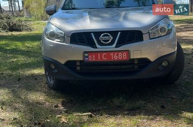 Позашляховик / Кросовер Nissan Qashqai+2 2013 в Олевську