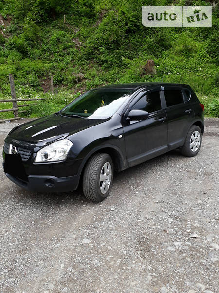 Минивэн Nissan Qashqai 2008 в Рахове