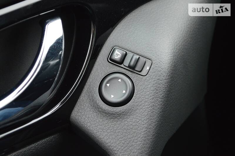 Позашляховик / Кросовер Nissan Qashqai 2016 в Одесі