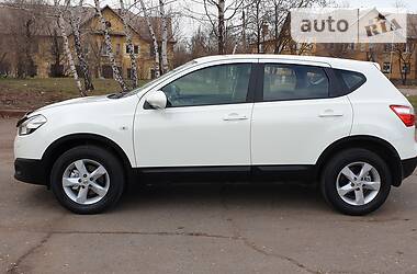 Позашляховик / Кросовер Nissan Qashqai 2013 в 