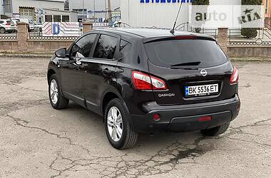 Позашляховик / Кросовер Nissan Qashqai 2011 в 
