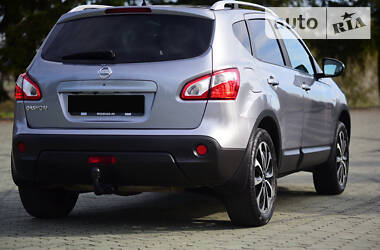 Позашляховик / Кросовер Nissan Qashqai 2010 в 