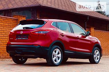 Позашляховик / Кросовер Nissan Qashqai 2018 в 