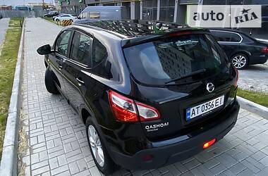 Позашляховик / Кросовер Nissan Qashqai 2010 в 