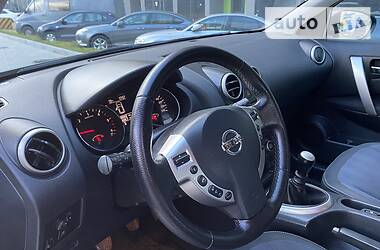 Позашляховик / Кросовер Nissan Qashqai 2010 в 