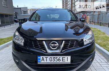 Позашляховик / Кросовер Nissan Qashqai 2010 в 