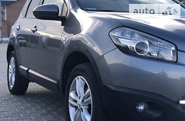 Позашляховик / Кросовер Nissan Qashqai 2013 в 