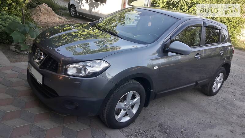 Позашляховик / Кросовер Nissan Qashqai 2012 в Краснограді