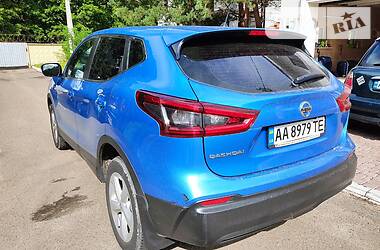Позашляховик / Кросовер Nissan Qashqai 2017 в 