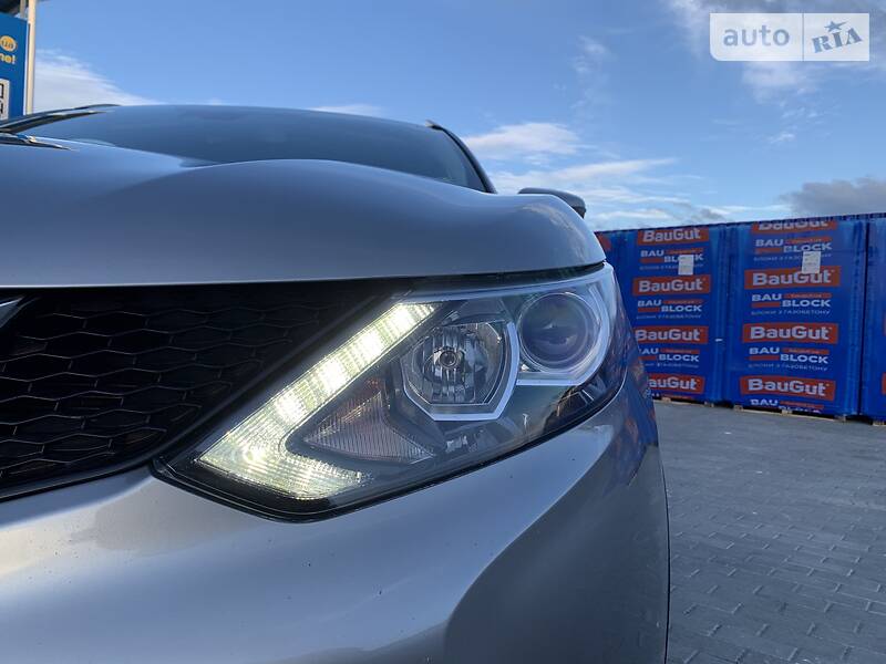 Позашляховик / Кросовер Nissan Qashqai 2017 в Івано-Франківську