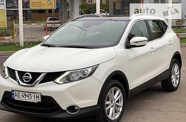 Внедорожник / Кроссовер Nissan Qashqai 2015 в Кривом Роге