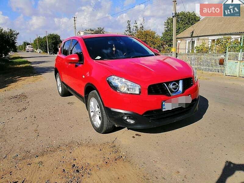 Внедорожник / Кроссовер Nissan Qashqai 2013 в Черновцах