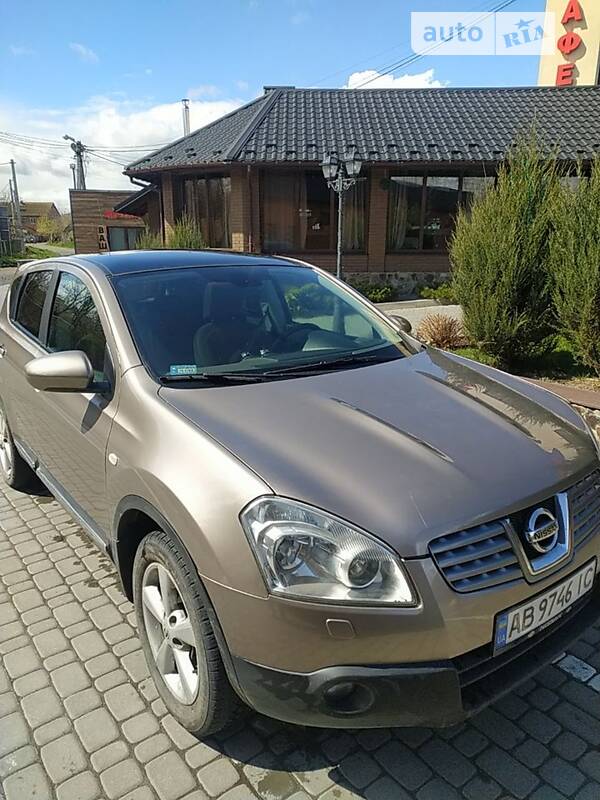 Минивэн Nissan Qashqai 2008 в Литине