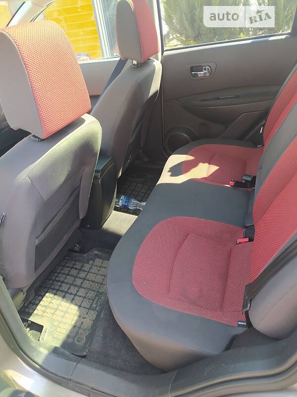 Минивэн Nissan Qashqai 2008 в Литине