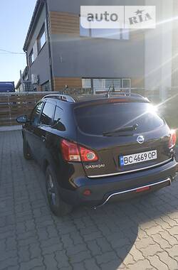 Позашляховик / Кросовер Nissan Qashqai 2009 в Стрию