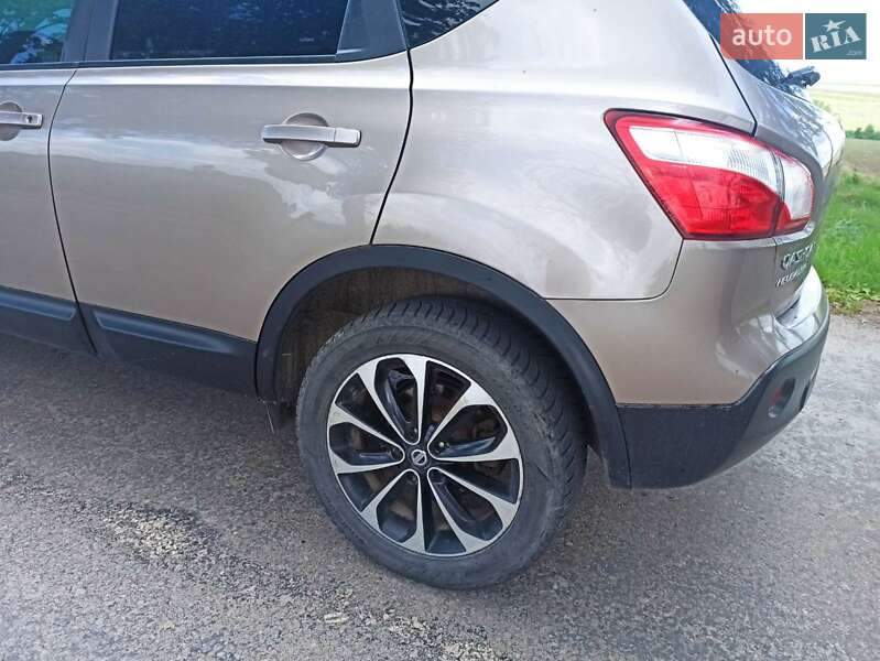 Внедорожник / Кроссовер Nissan Qashqai 2013 в Мурованых Куриловцах