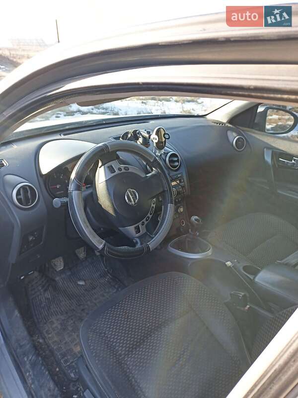 Позашляховик / Кросовер Nissan Qashqai 2008 в Чернівцях