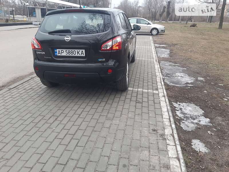 Внедорожник / Кроссовер Nissan Qashqai 2010 в Запорожье