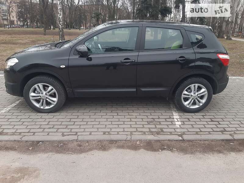 Внедорожник / Кроссовер Nissan Qashqai 2010 в Запорожье