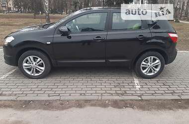 Позашляховик / Кросовер Nissan Qashqai 2010 в  фото 3 Позашляховик / Кросовер Nissan Qashqai 2010 в
