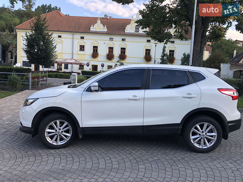 Внедорожник / Кроссовер Nissan Qashqai 2015 в Киеве
