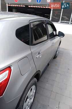 Внедорожник / Кроссовер Nissan Qashqai 2010 в 