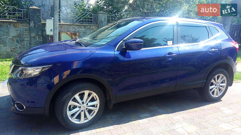 Внедорожник / Кроссовер Nissan Qashqai 2015 в Киеве