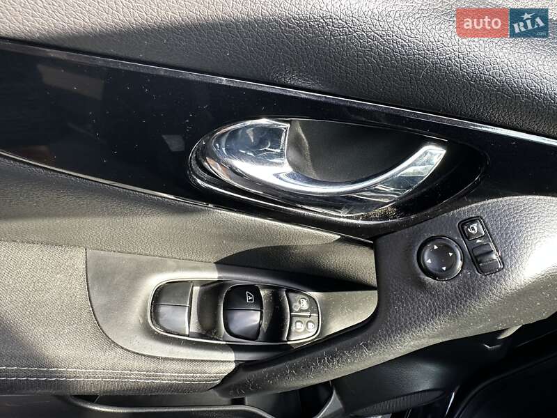 Внедорожник / Кроссовер Nissan Qashqai 2015 в Луцке