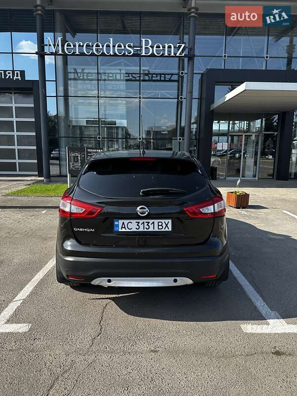Внедорожник / Кроссовер Nissan Qashqai 2015 в Луцке