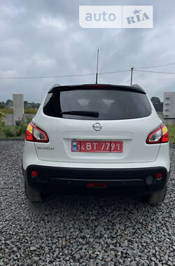 Внедорожник / Кроссовер Nissan Qashqai 2013 в 