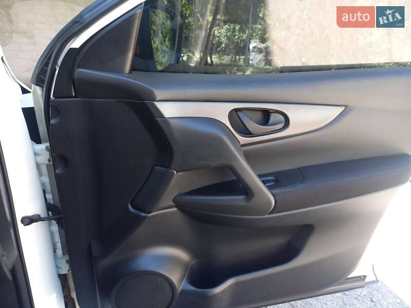 Внедорожник / Кроссовер Nissan Qashqai 2017 в Казанке