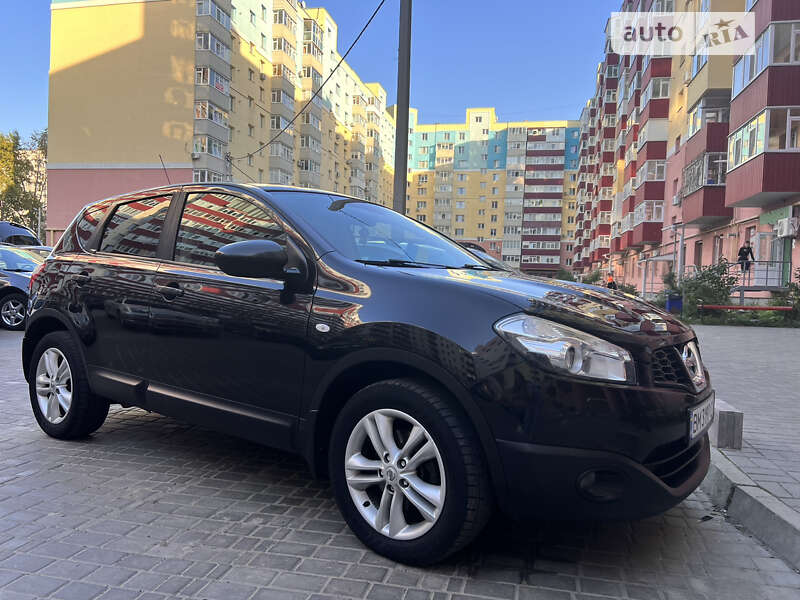 Позашляховик / Кросовер Nissan Qashqai 2010 в Сумах