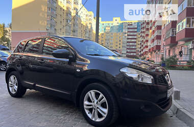 Позашляховик / Кросовер Nissan Qashqai 2010 в Сумах