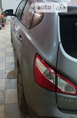 Внедорожник / Кроссовер Nissan Qashqai 2010 в 