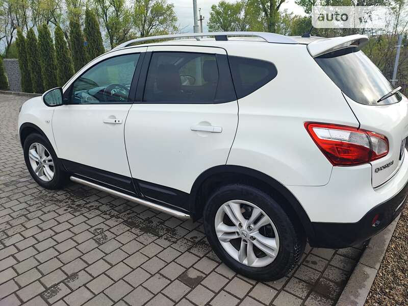 Позашляховик / Кросовер Nissan Qashqai 2010 в Львові